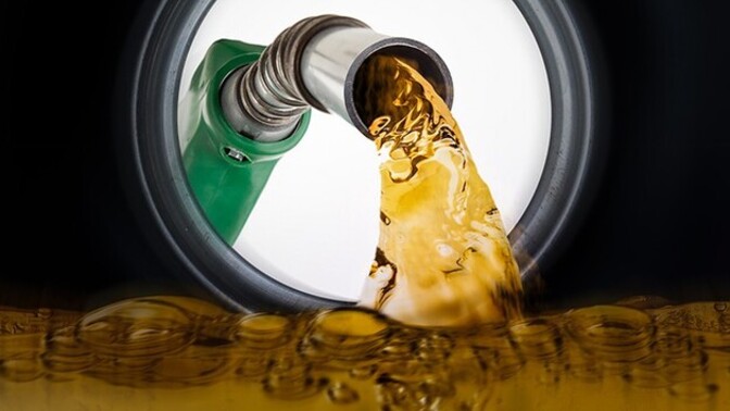 500 liralık benzin ⛽️ aldım ibre oynamadı. Bu gidiş nereye?