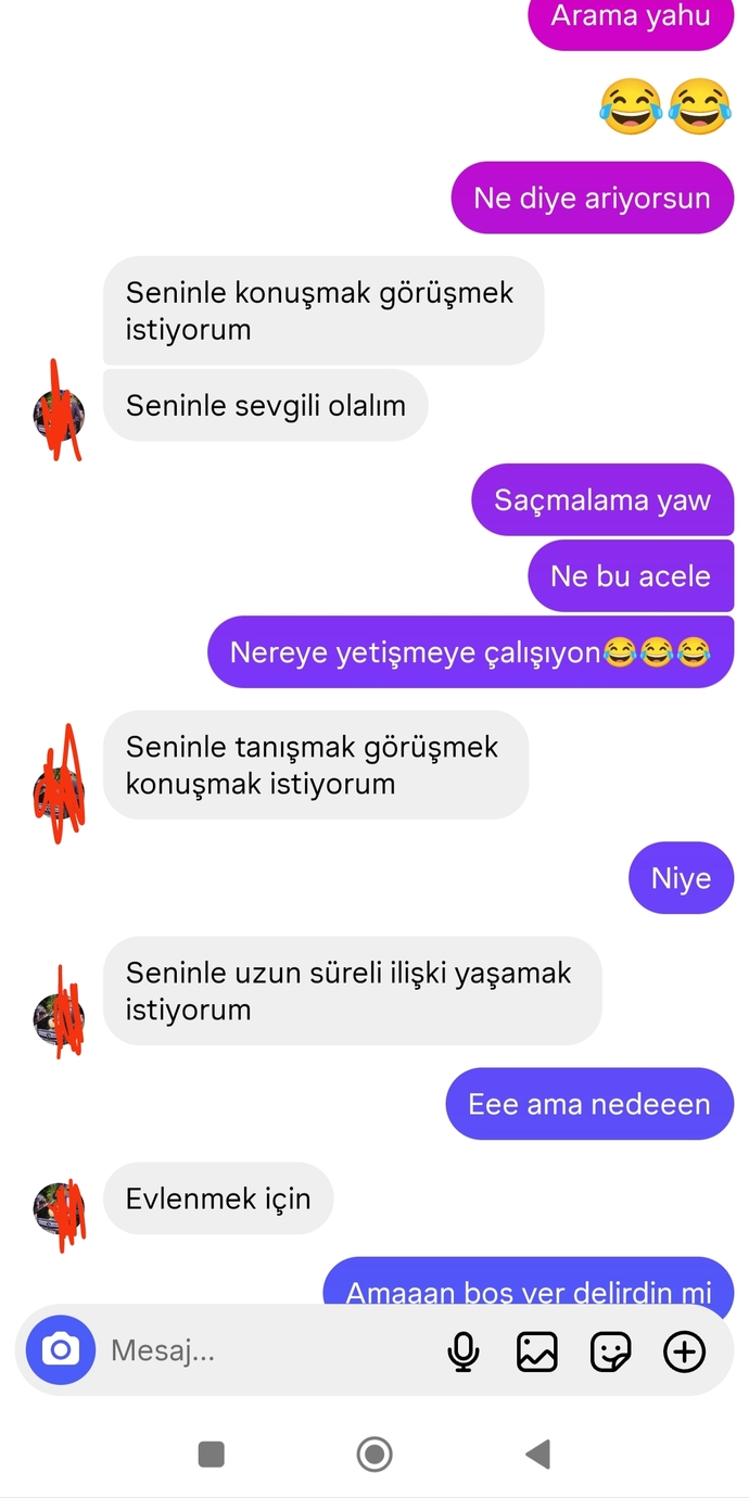 Sonunda kısmetim açıldı herhalde 🤭🤭 arkadaşlar bakar mısınız sürekli terslediğim kişi evlilik teklifi yapmış sizce ciddi mi?