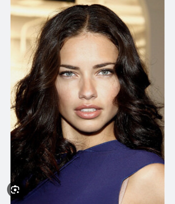 Adriana Lima güzellik olarak çok abartılmadı mı sizce de?