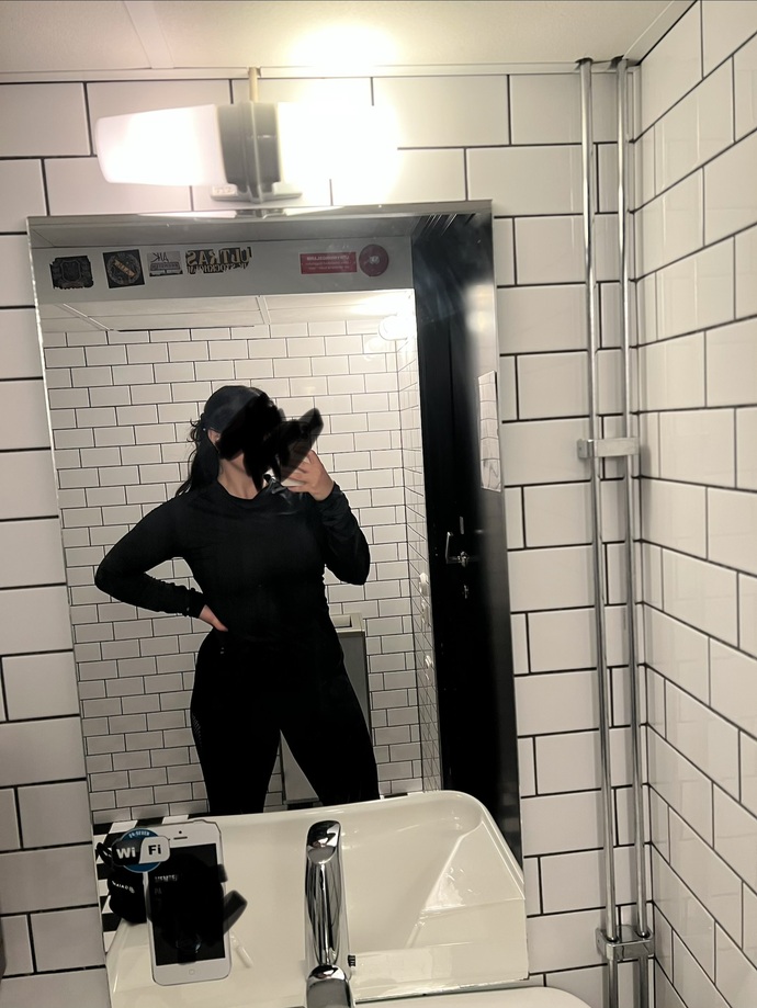 166 boy 80 kilo ile çok mu kilolu duruyorum, spor geçmişi ve doğum sonrası vücut normal mi?