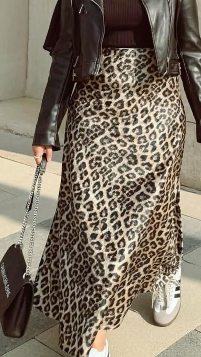 Leopar desenli kıyafetler ucuz mu duruyor?