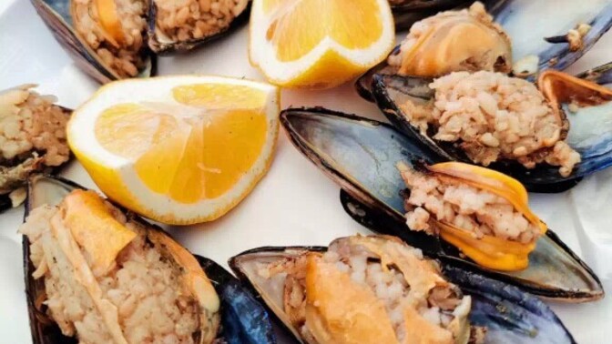 Bir oturuşta kaç tane midye dolma yersin?