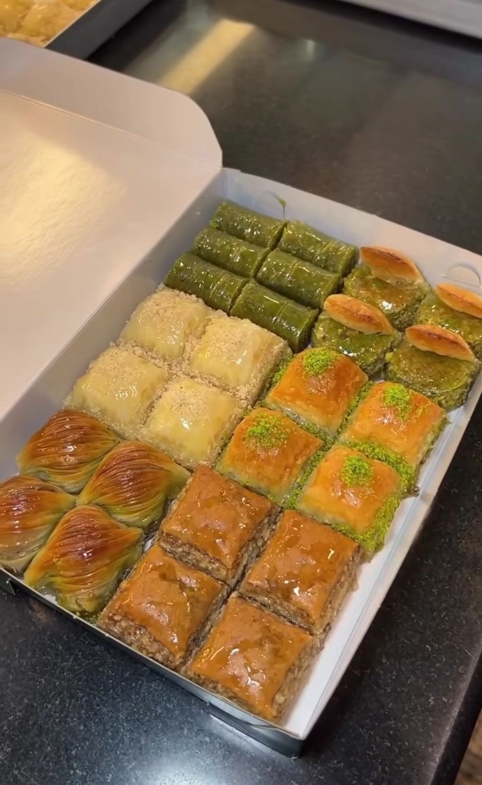 Baklava dediğin cevizli mi olur, fıstıklı mı?