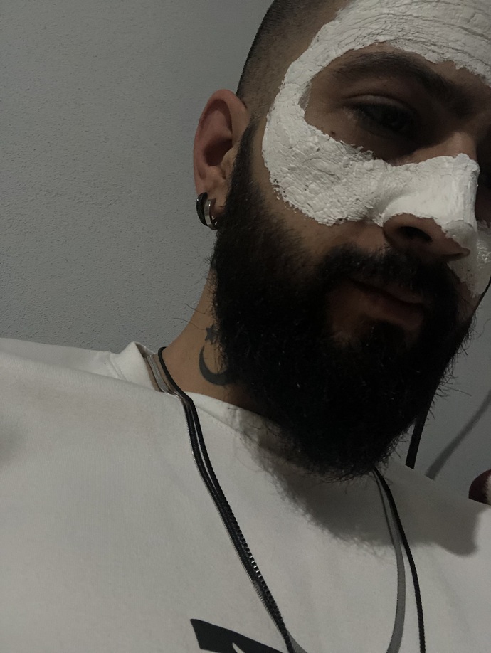 Napıyonuz ben sahipsizleri izliyorum saçma saçma olaylar?
