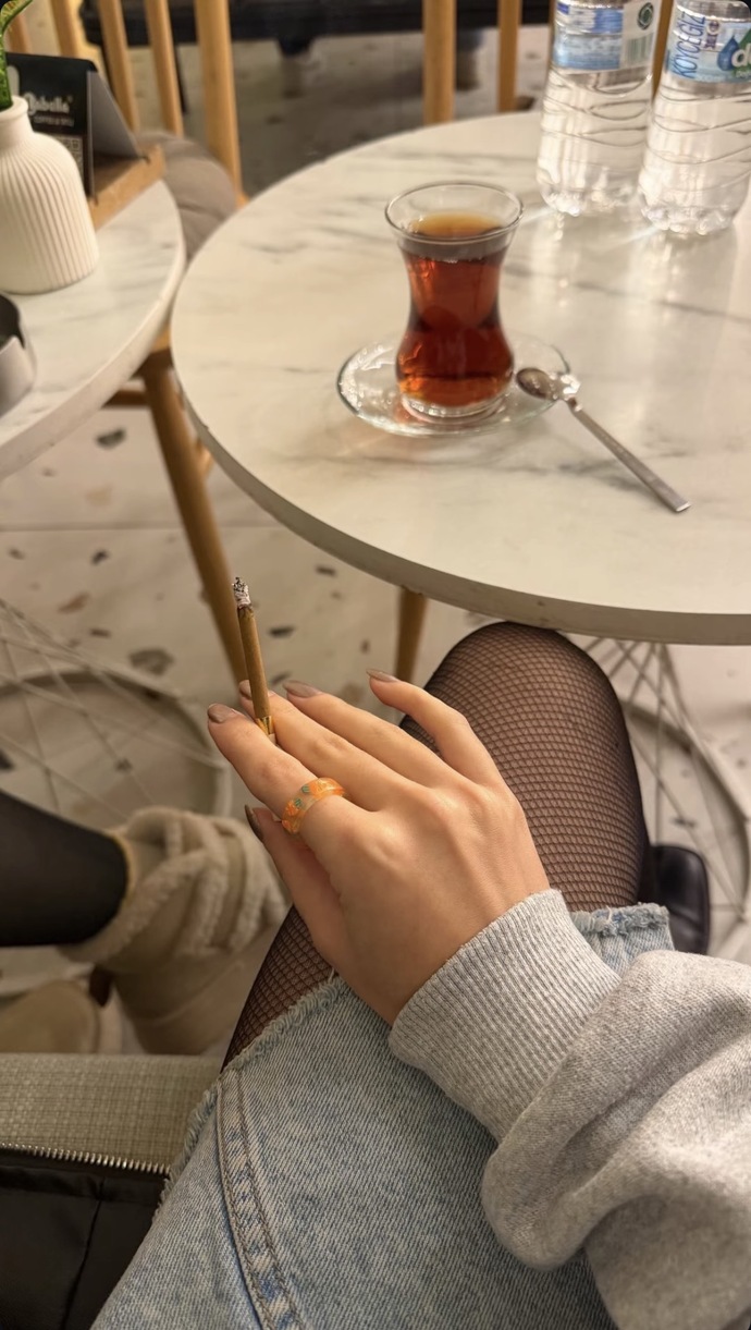 Sigara 🚬 içer misiniz?