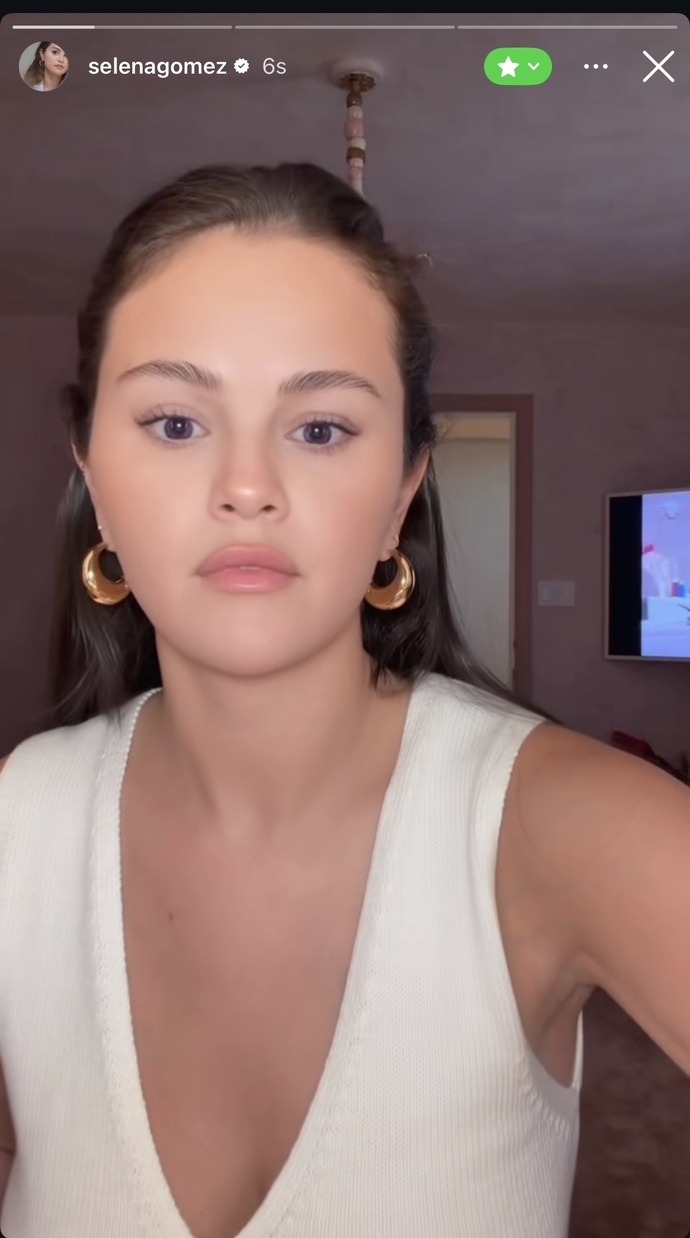Selana Gomez beni yakın arkadaşı olarak görüyormuş 😍 çok havalı değil miyim?