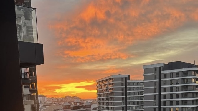 Aşk mı daha önemli yoksa gurur mu, seviyorsan her şeye katlanır mısın yoksa bir yerde rest mi çekersin?