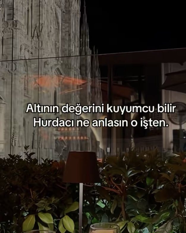 Bunları beğenen bi kız kendini ne sanıyordur sizce çok değerli olduğunu falan mı?
