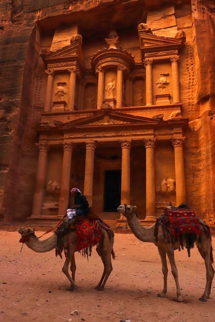 Tatile nereye gidelim, Bahamalar mı Petra mı Paris mi yoksa Muğla Fethiye mi sizce kim haklı?
