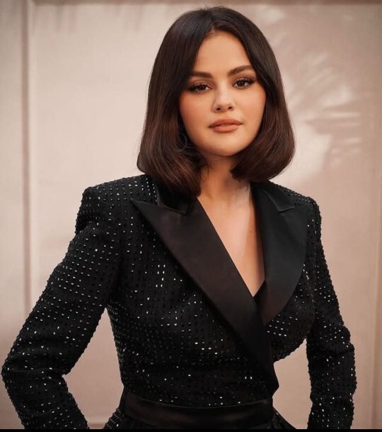 Selena Gomez dinleme bağımlısıyım, ne yapmalıyım?
