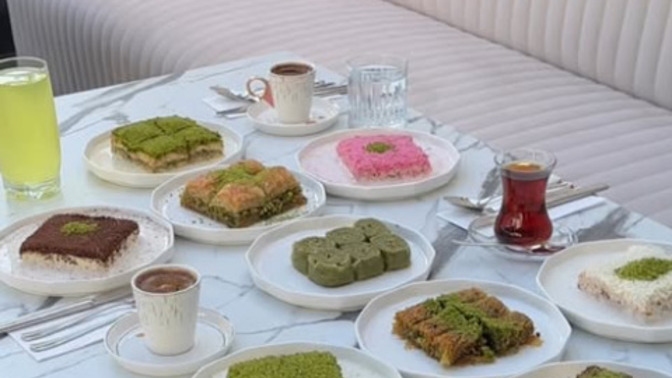 Soğuk baklava mı soğuk sütle yapılmış kadayıf mı?