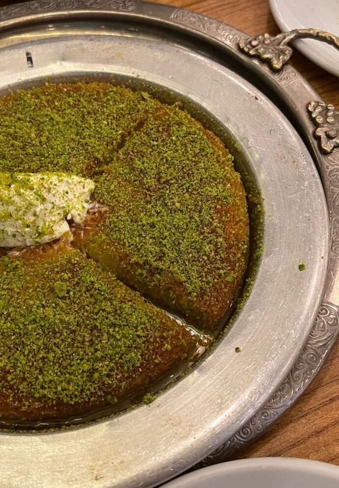 Künefe yiyonuz mu?