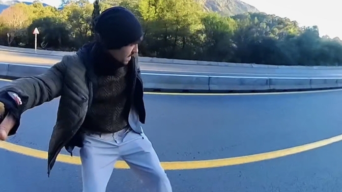 Spora ya da hayata başlamak için kendini nasıl motive ediyorsun, kafana esince çıkanlardan mısın?