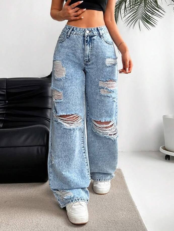 Yırtık pantolonların modası geçti mi?