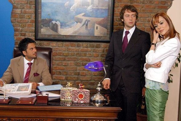 Toplum içindeyken büyük bir yalanın açığa çıktı. Ne yapardın o an?