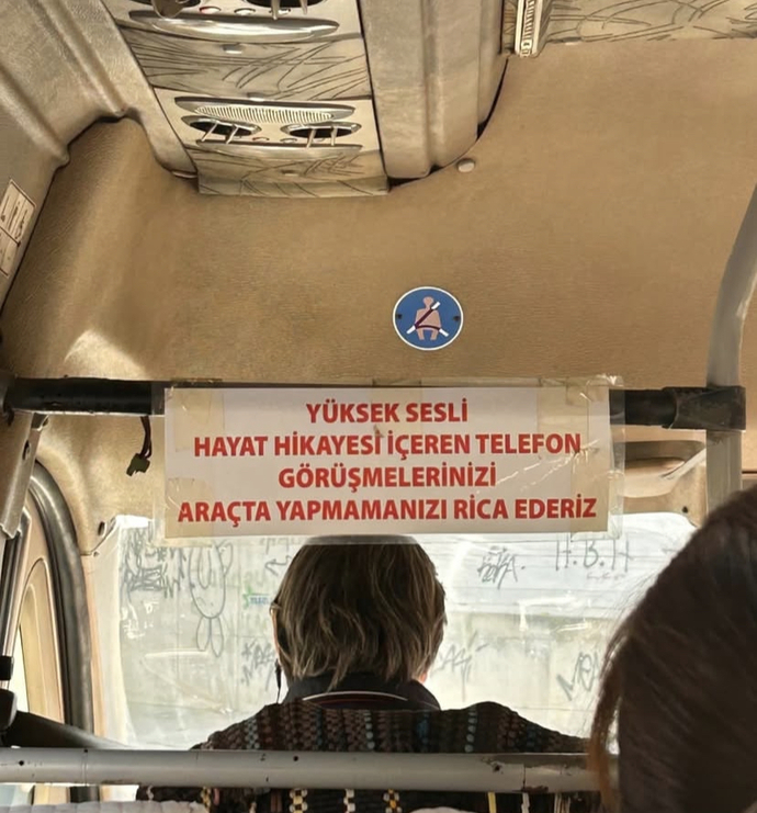Toplum içinde telefonda rahatça konuşabiliyor musunuz yoksa geriliyor musunuz?