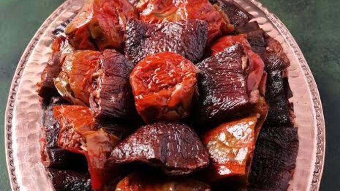 Önünde zeytinyağlı karışık kuru dolma olsa ilk hangisini yersin?