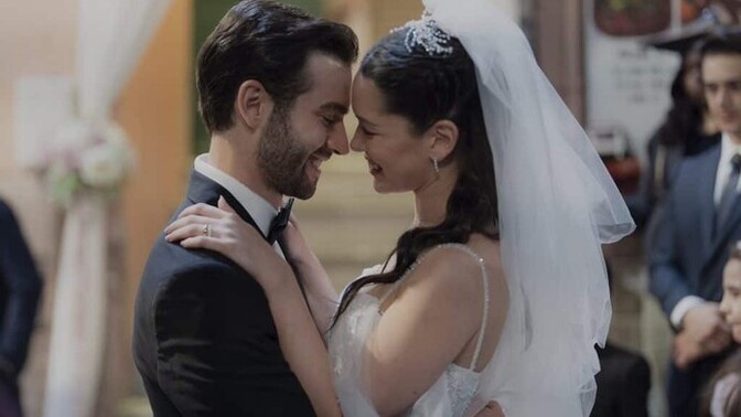 Dügünde gelinle damat dans ederken ne konuştuklarını merak eder misiniz?