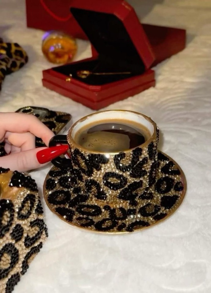 Leoparlı fincan görünce aklınıza ne geldi?