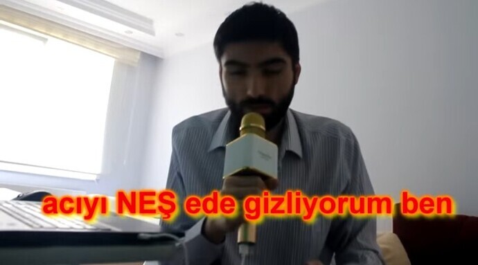 Mesajlaştığın özel biri var mı?