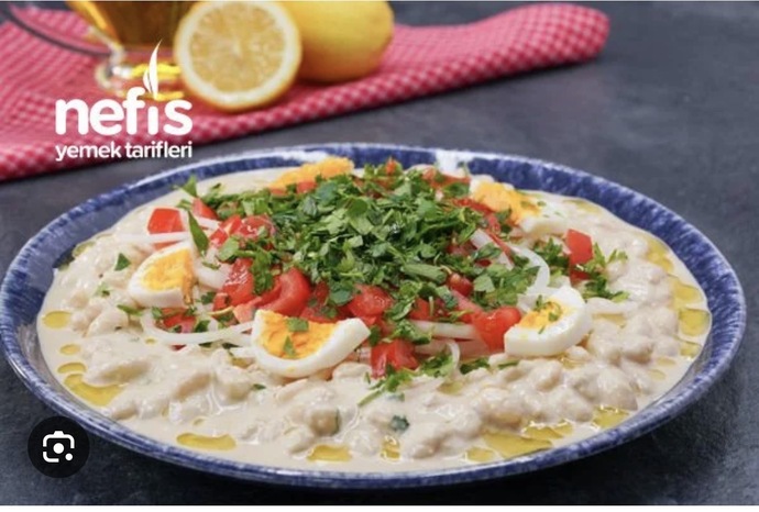 Piyazı tahinli ve yumurtalı mı seversin sade mi?