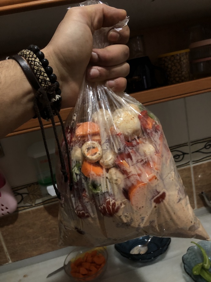 Önceden ısıtılmış fırında 50 dk 180 derecede pişirin