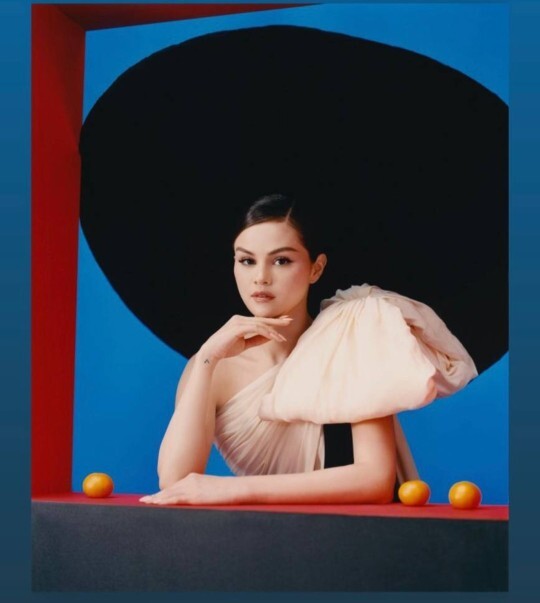 Selena Gomez moda ikonu olabilir mi?