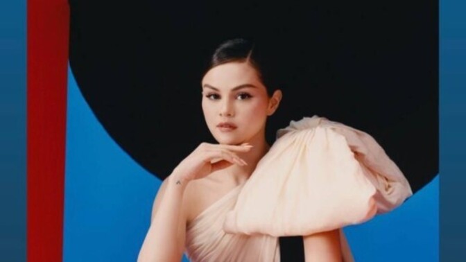 Selena Gomez 'moda ikonu' olabilir mi?
