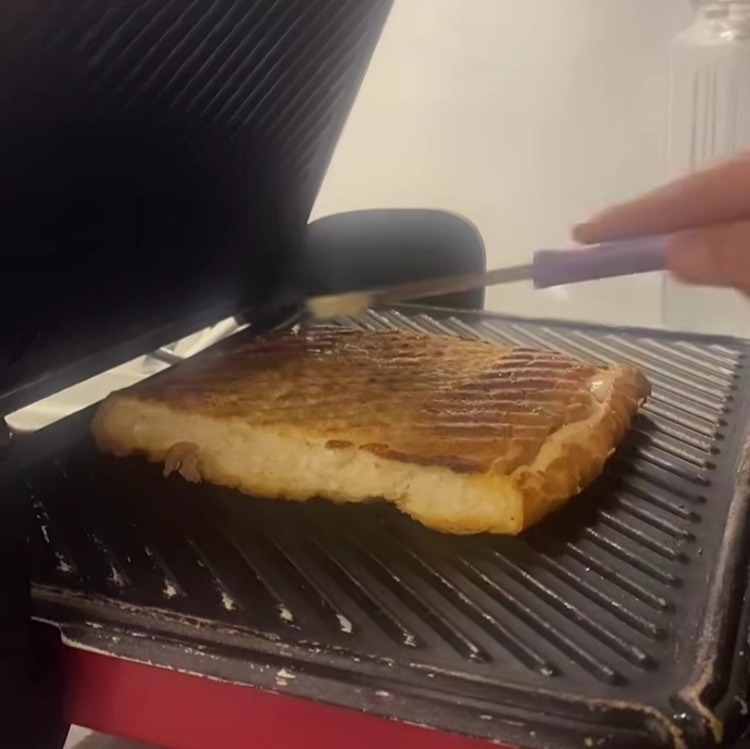 Vefalı bir dost mu yoksa yağlı bir tost mu hangisini tercih edersiniz?