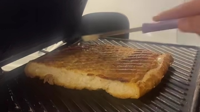 Vefalı bir dost mu yoksa yağlı bir tost mu hangisini tercih edersiniz?