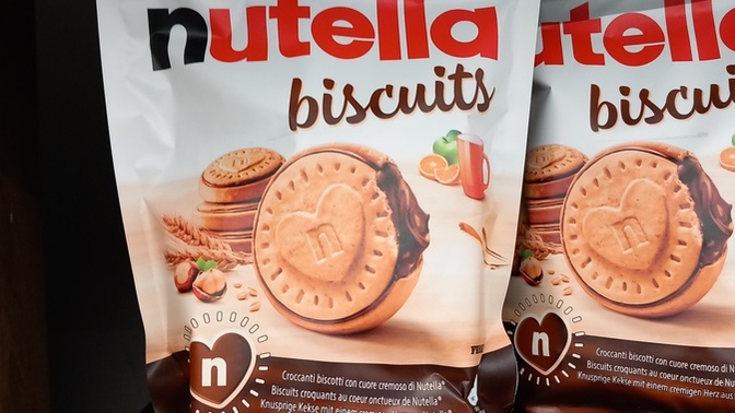 Bir paket bisküviye 423 lira verir misiniz?