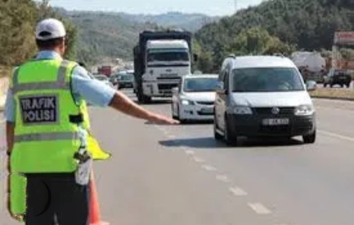Son hızla yolda giderken radara girersek ne olur?