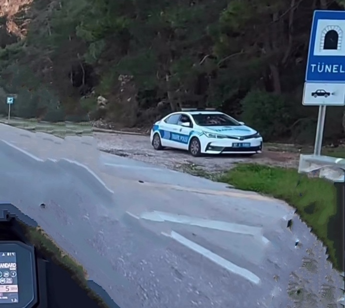 Son hızla yolda giderken radara girersek ne olur?