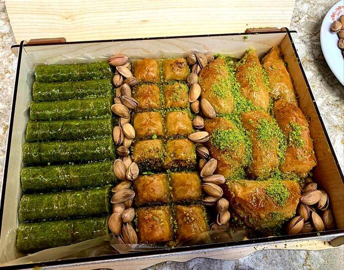 Güzel tatlılar var ama yiyemiyorum çok kötü bir şey değil mi?