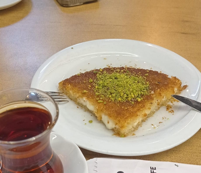 Arkaaaşlar Künefe sever misiniz?