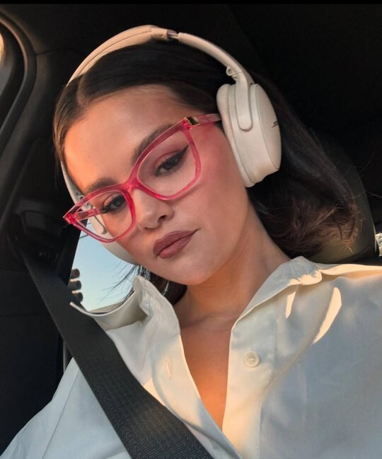 Selena Gomeze benzemek için ne yapmalıyım?