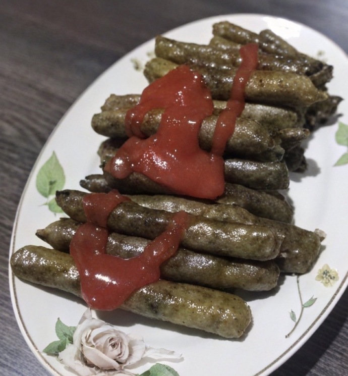 Sarmanıza ketçap döker misin?