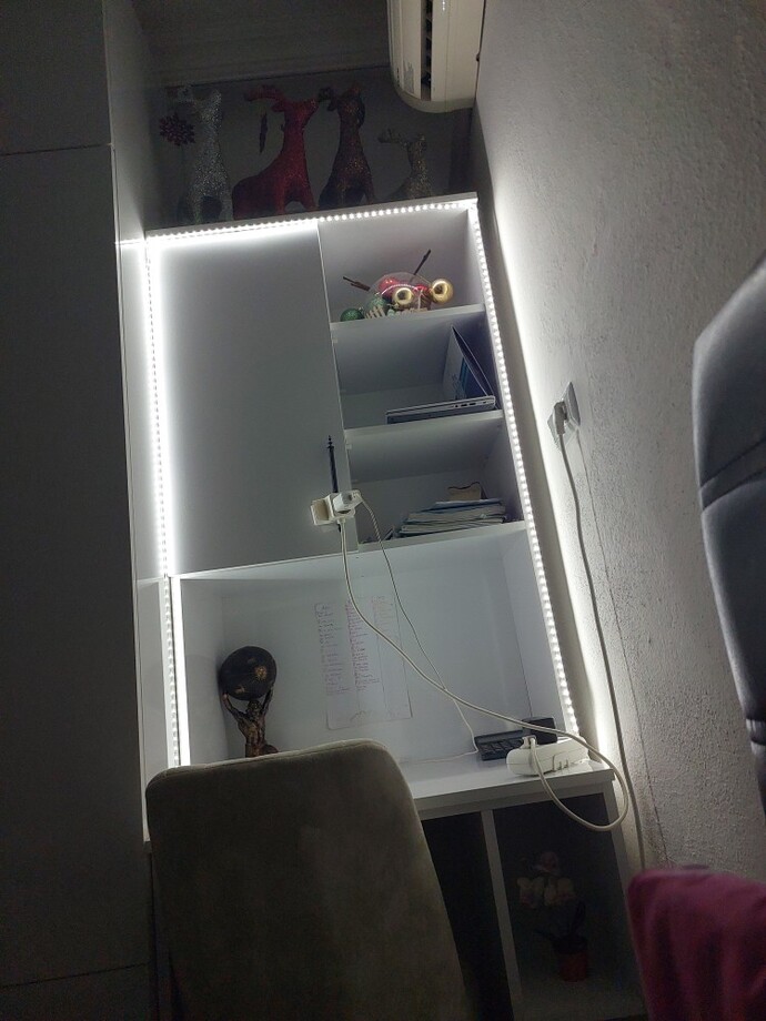 Odama beyaz ışık takınca rahatsız ediyor. Sarı takıncada uykum geliyor. Ne olur yardım edin?