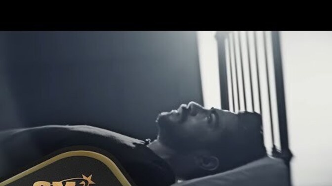 Biraz mola verip müzik dinleyelim mi, şu an ne çalıyorsa atsana?