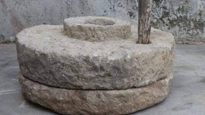 Eski bir eşyayı fotoğraftan tanıyıp adını söyleyebilecek biri çıkar mı?