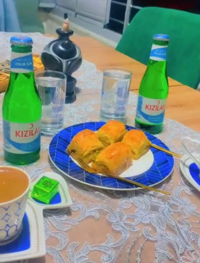 Baklava sever misiniz hazır mı yoksa ev baklavası mı tercih edersiniz?