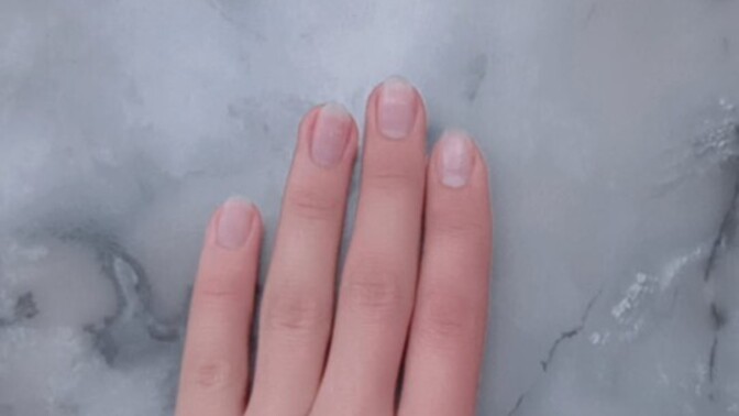 Bebeklerim selamm 🌸 ellerime en çok hangi renk oje yakışır sizce?