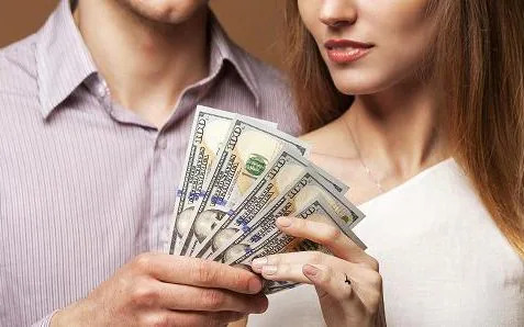 Sevdiğiniz kadına erkeğe para harcar mısınız?