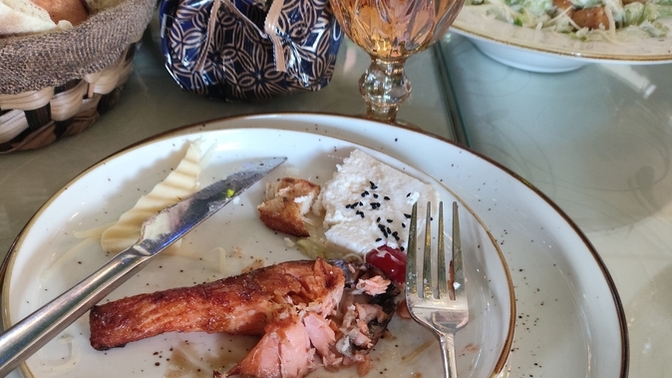 Misafir geldim kebap olacağını söylemişlerdi balık yapmışlar sizce bu durumun hoş olmadığını onlara söylemeli miyim?