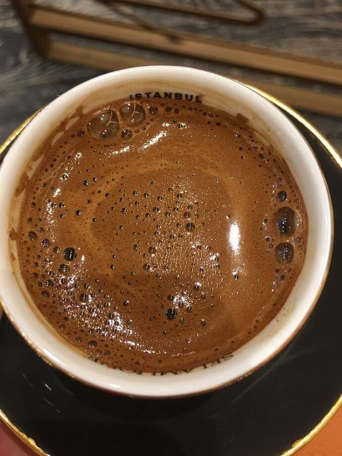 Kimler bol köpüklü kahvesini içti?