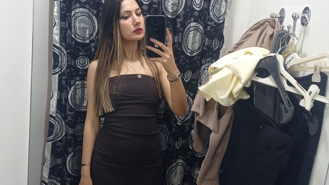 Bu elbise üstümde nasıl duruyor, sizce almalıyım mı?