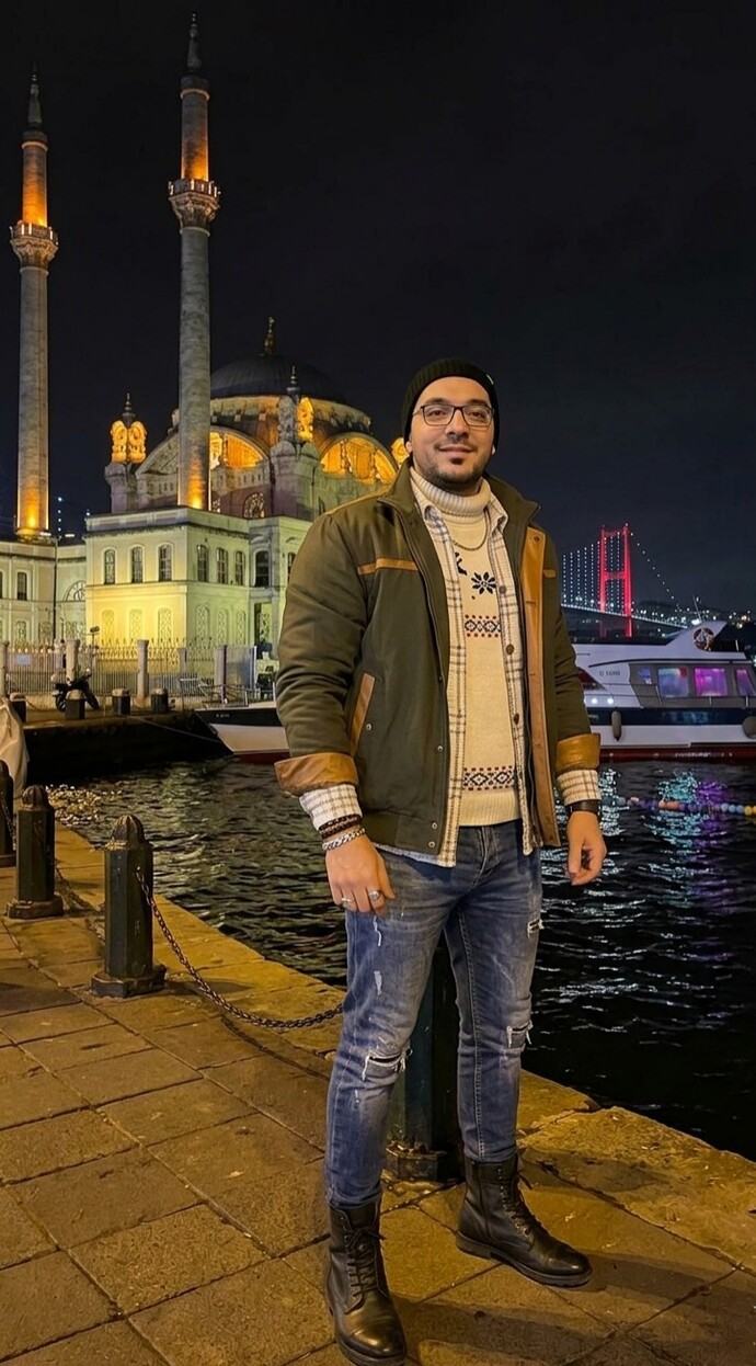 Gece gece çektiğim fotoğrafta nasıl çıkmışım sizce, yorumlar mısınız?