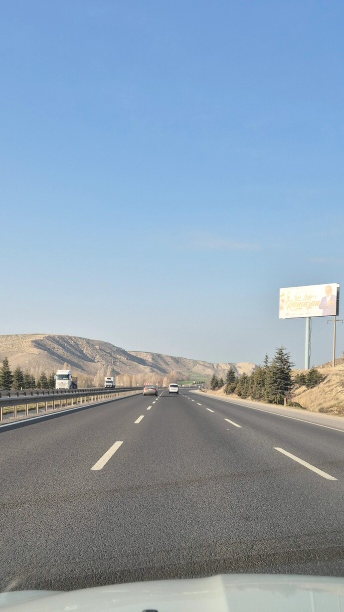 Bugün napıyorsunuz bakalım, ben yemek yiyorum siz ne yapıyorsunuz?
