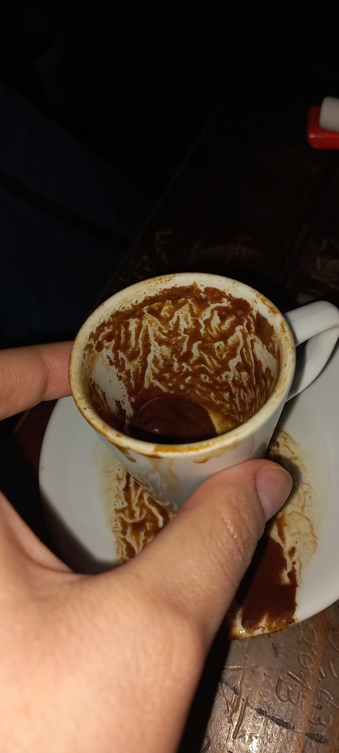 Kahve falimda ne cikmis? hastayim evde yatiyorum canim sıkıldı fal sorayim dedim?