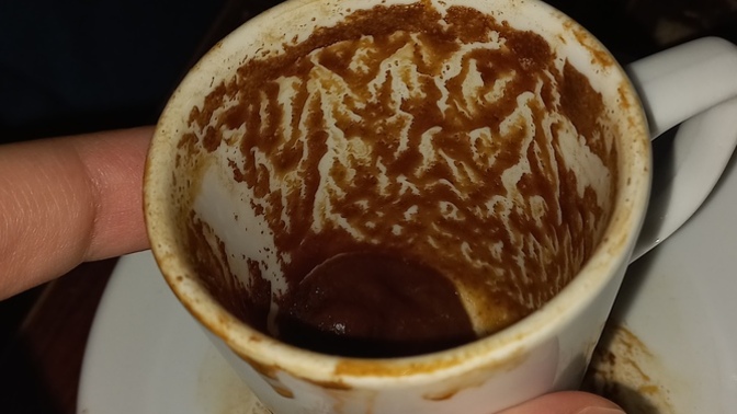 Kahve falimda ne cikmis? hastayim evde yatiyorum canim sıkıldı fal sorayim dedim?